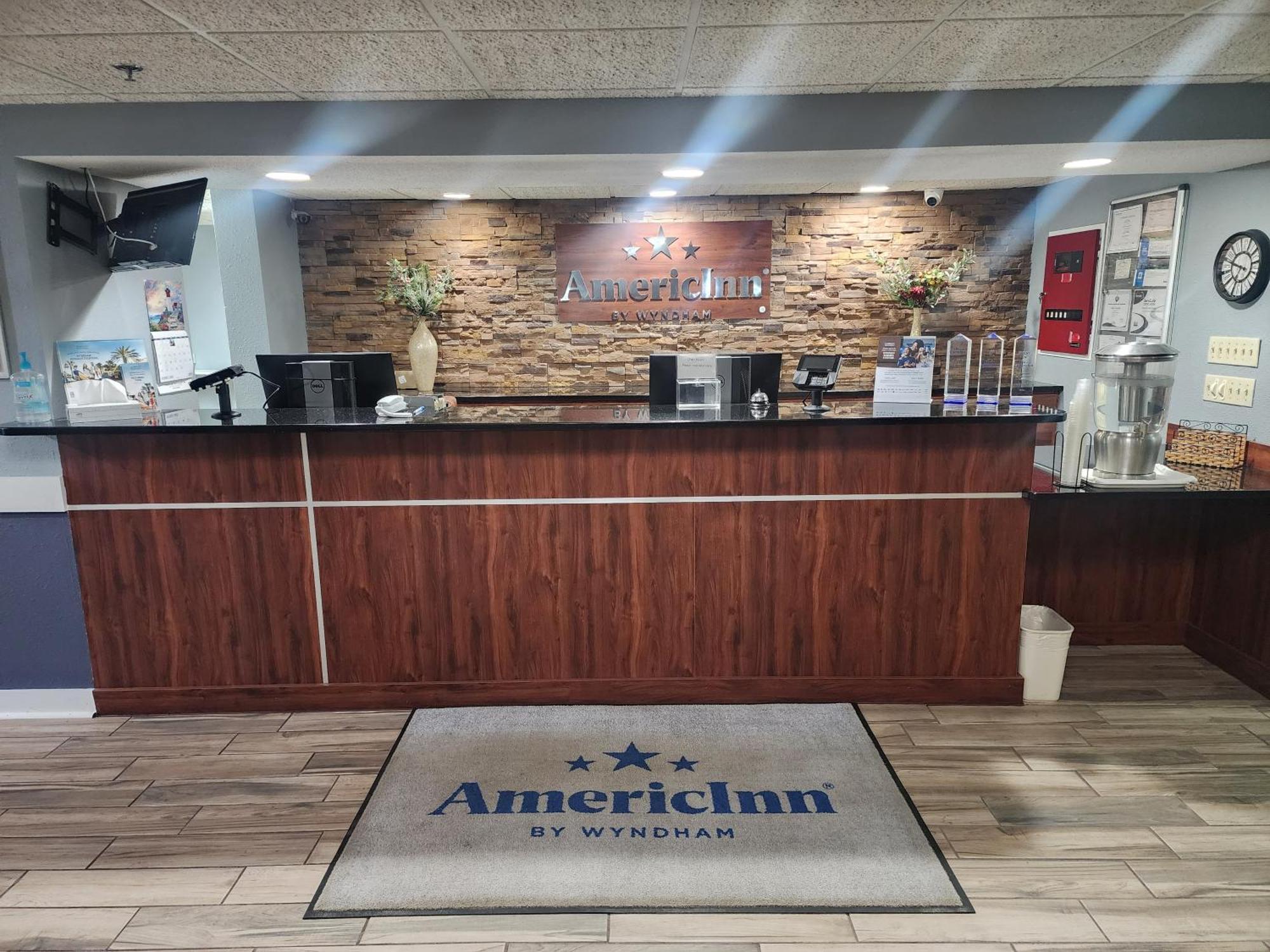 Americinn By Wyndham Austin Esterno foto